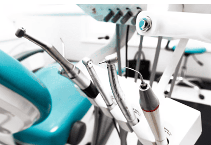Instrumental dental moderno para clínicas dentales